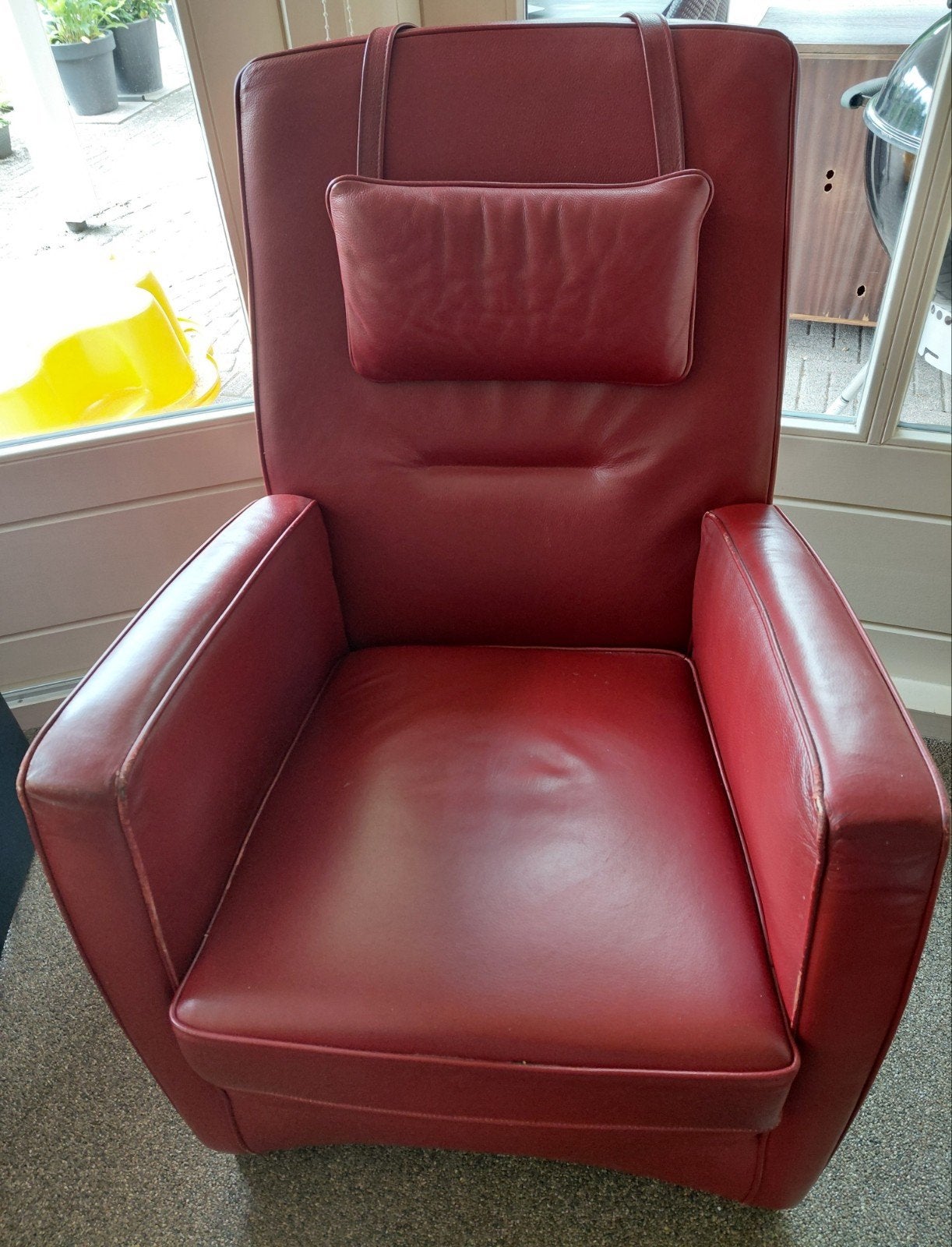 Rode fauteuil met los hoofdkussen, niet verstelbaar, Huis en Inrichting, Fauteuils, Ophalen, Gebruikt, Minder dan 75 cm, 50 tot 75 cm