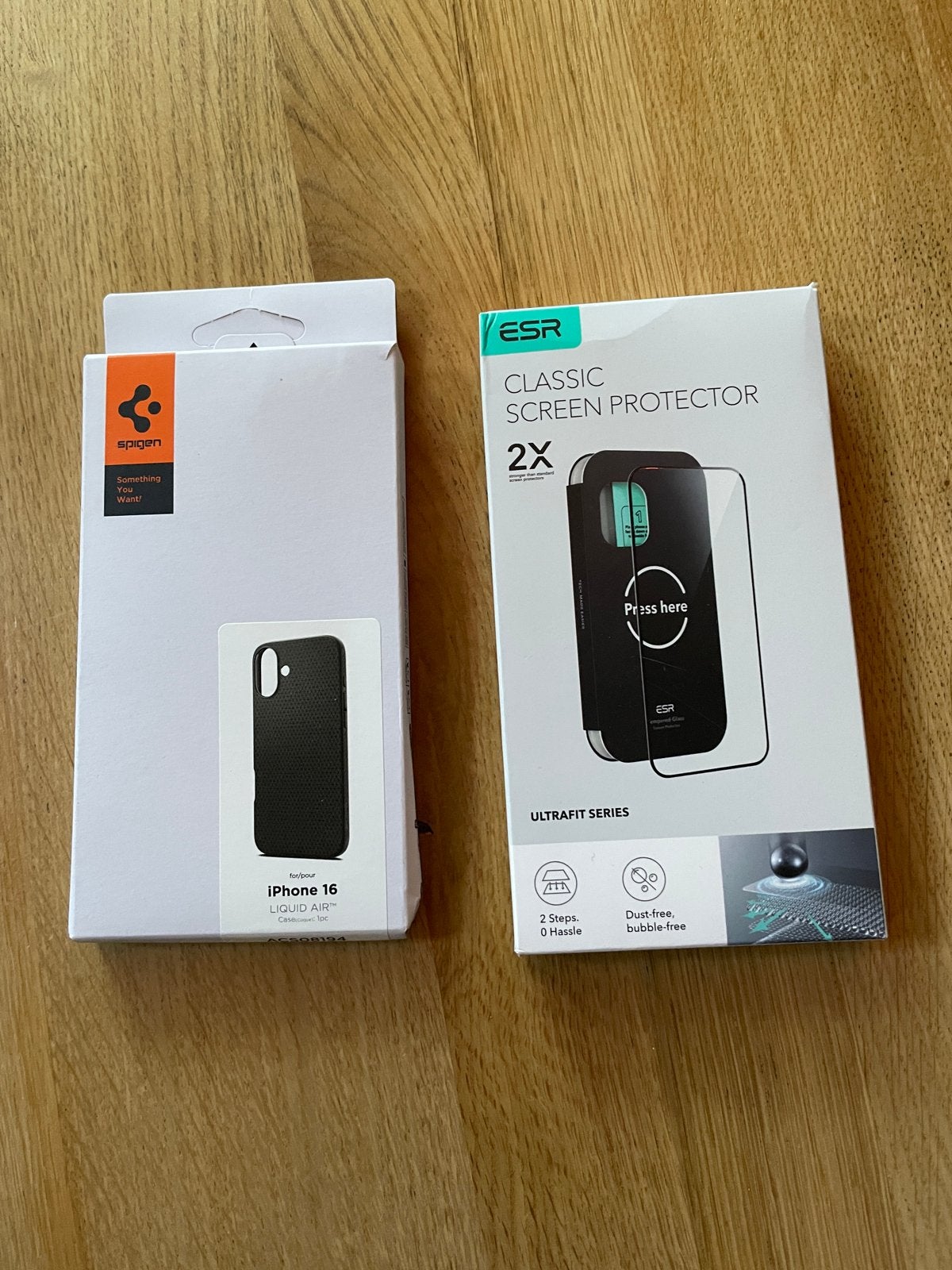 Spigen Liquid Air Hoesje & ESR Screenprotector iPhone 16, Kunststof, Zwart, IPhone 16, Nieuw