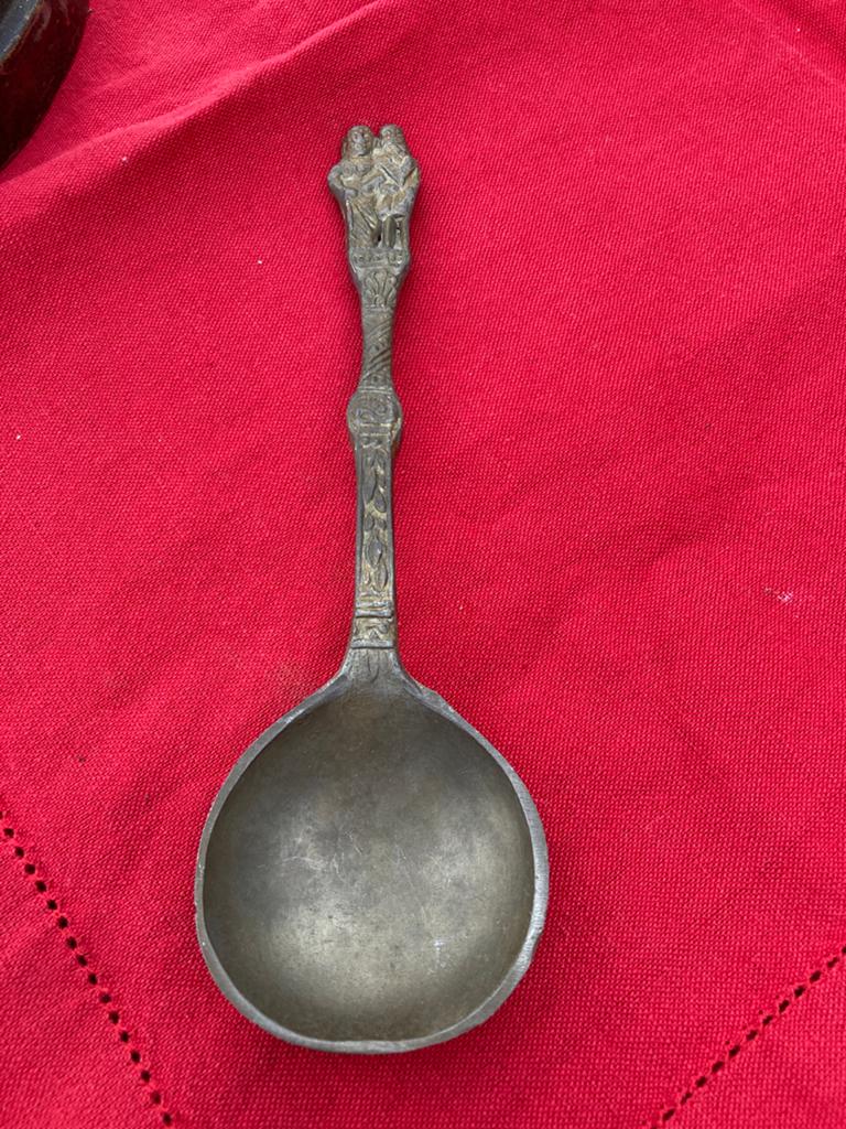 Antieke tinnen lepel met een echtpaar, Ophalen of Verzenden