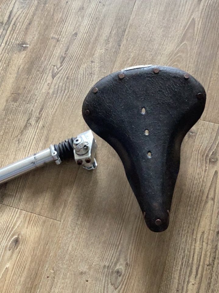 Brooks leren fietszadel met zadelpen, Fietsen en Brommers, Fietsonderdelen, Ophalen, Leer, Zo goed als nieuw, Zadel