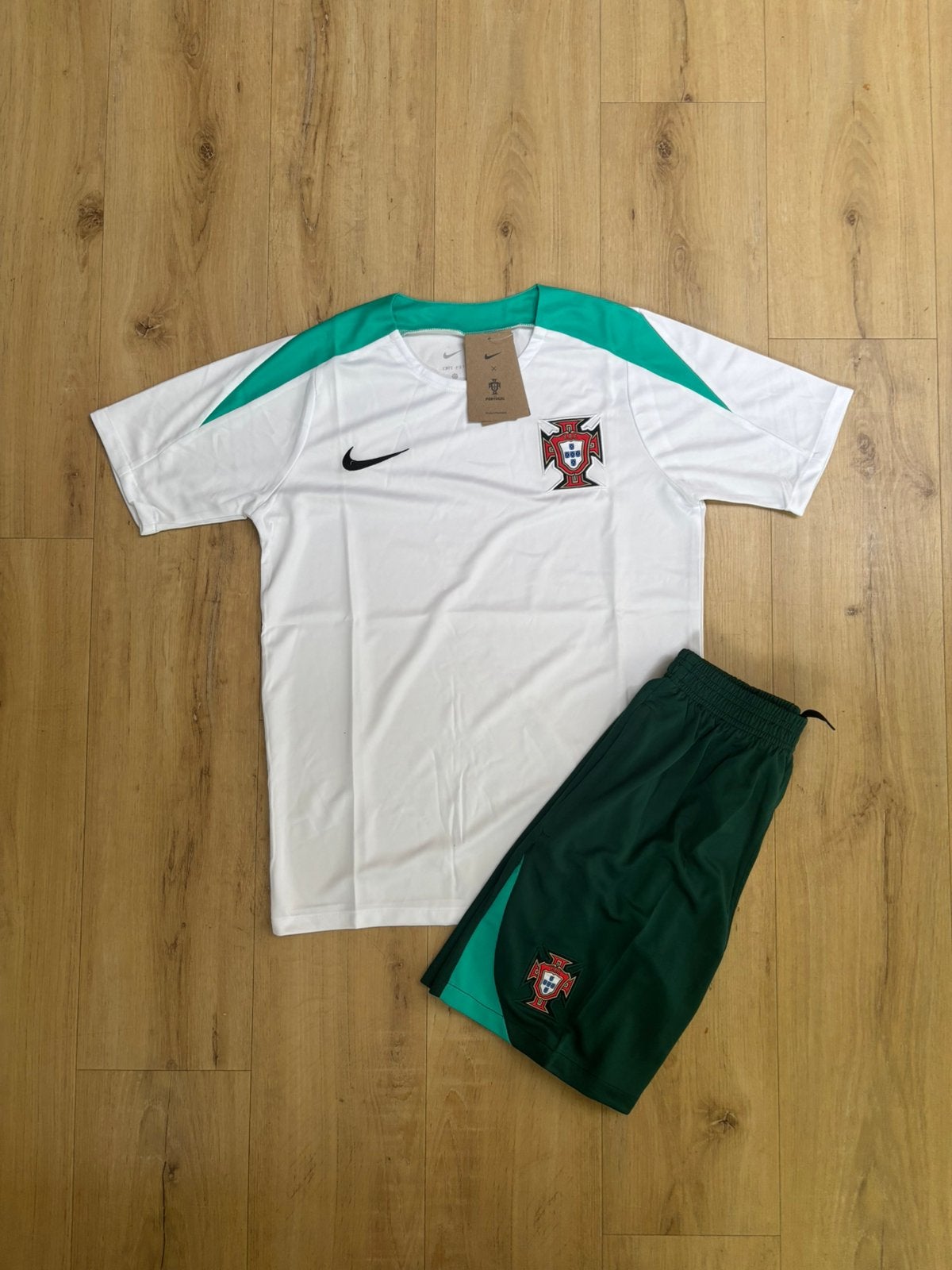 Portugal Voetbalshirt + Broekje - Maat S - Nieuw!, Wit, Nieuw, Ophalen of Verzenden, Voetbal