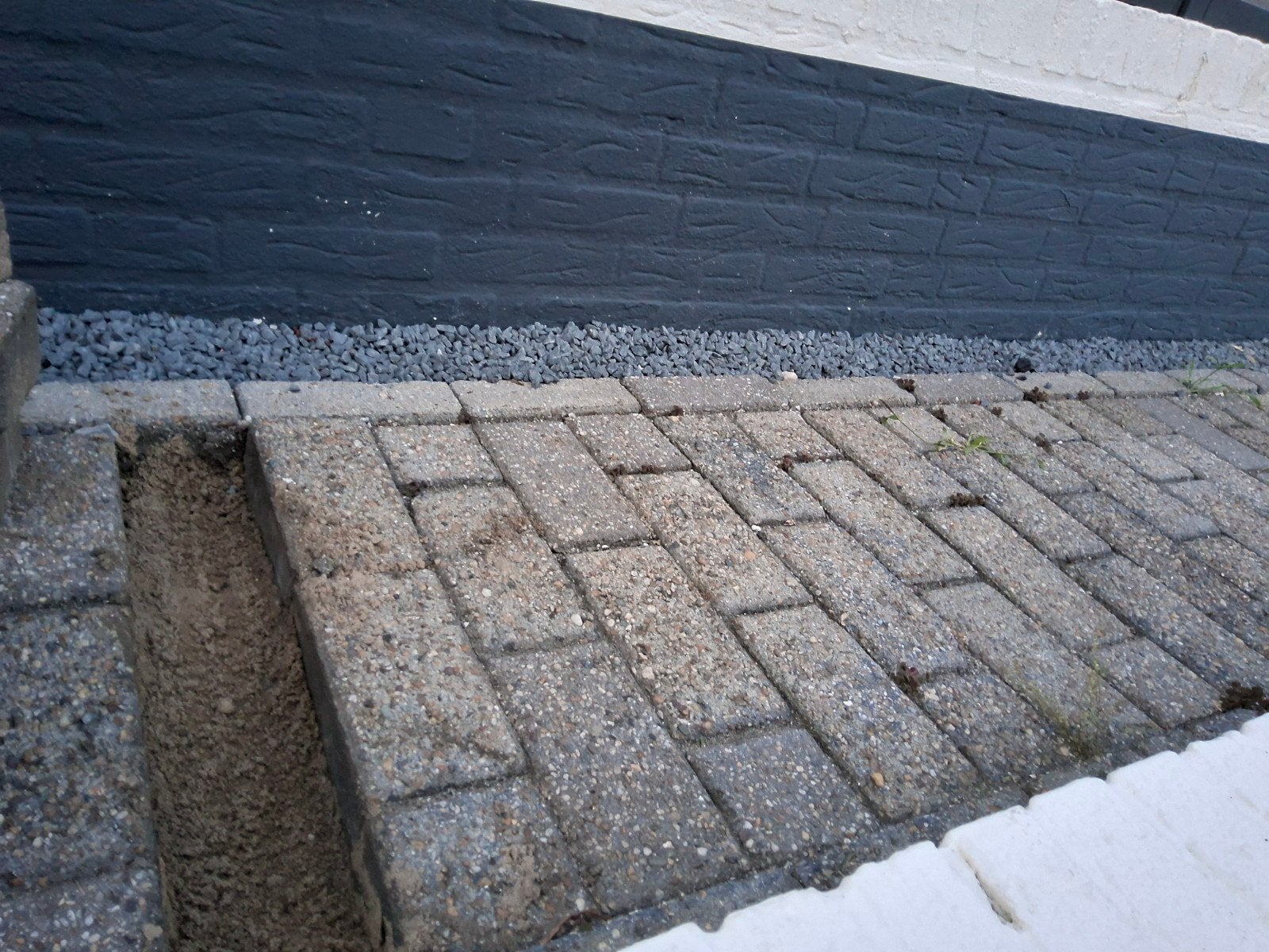 Gratis af te halen: ca. 16 m² betonnen straatstenen klinkers, Ophalen, 10 m² of meer