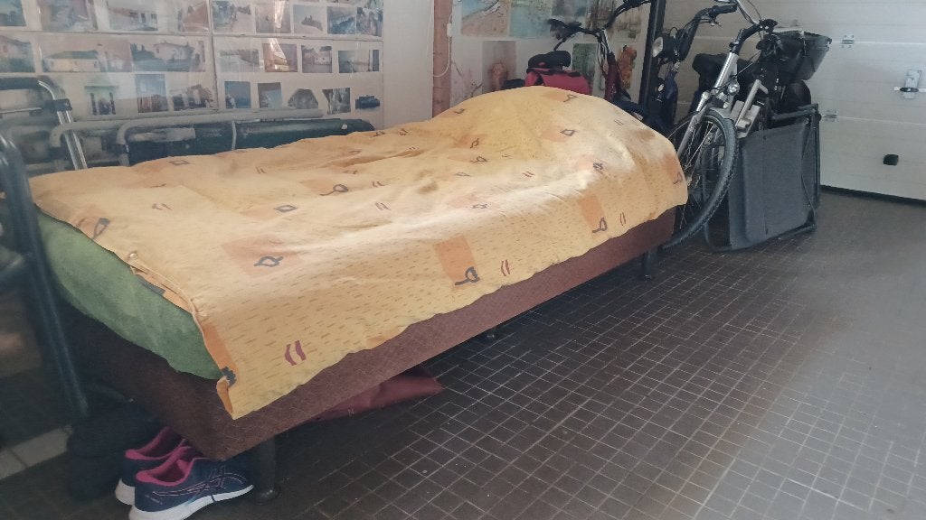 Gratis Boxspring bed met matras, Ophalen, Gebruikt, 90 cm, Eenpersoons