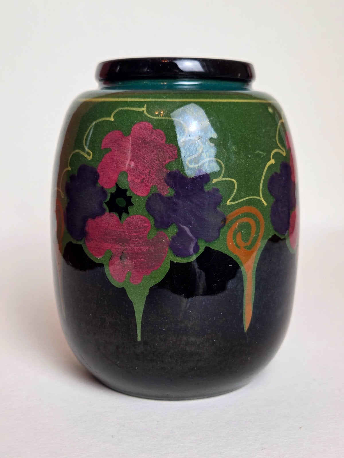 Antiek Gouds Plateel Ivora Vaasje (Art Deco, ca. 1920), Ophalen of Verzenden