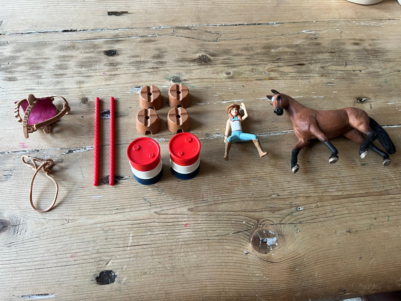 Schleich paardenset met ruiter en accessoires, Ophalen of Verzenden, Zo goed als nieuw