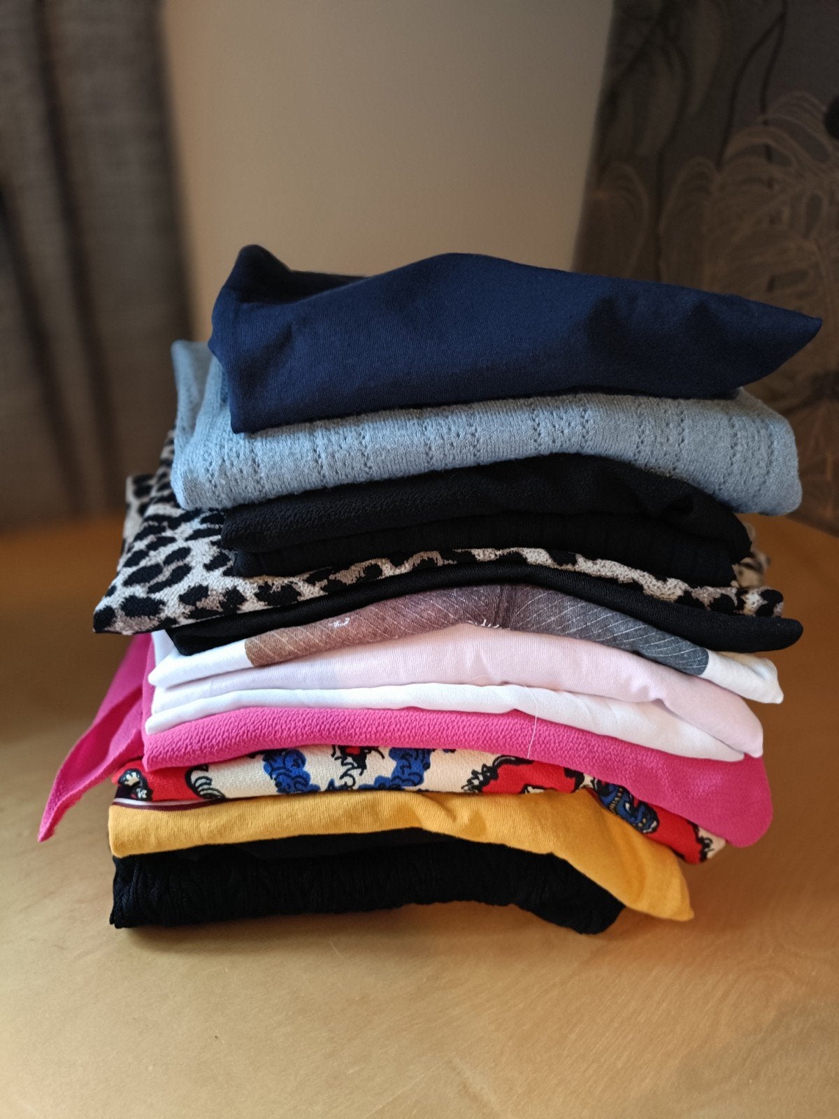 Groot pakket dames tshirts, Ophalen of Verzenden, Zo goed als nieuw, Maat 42/44 (L)