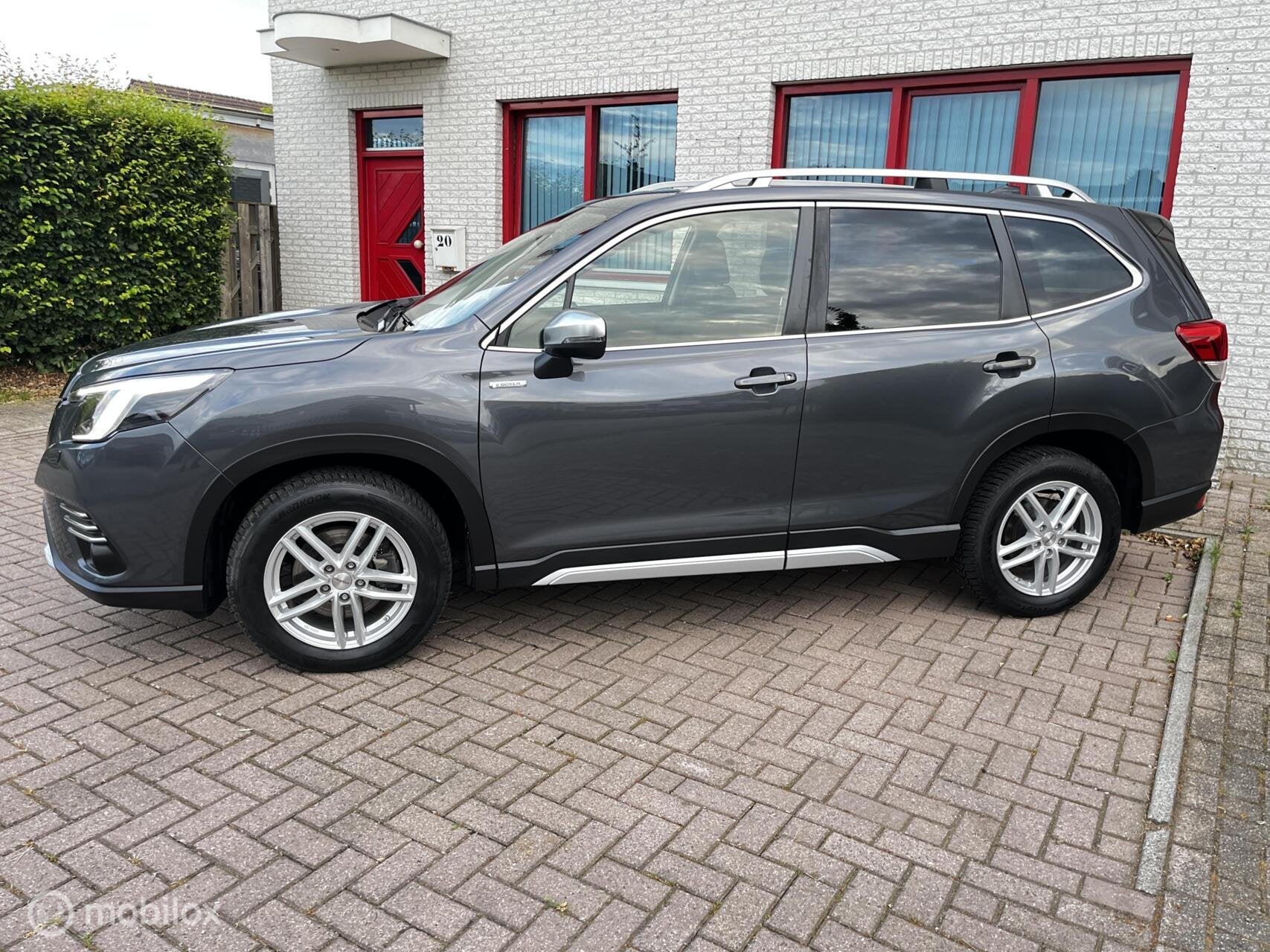 Subaru Forester 2.0i e-BOXER Luxury EXPORT PRIJS!, Auto's, Subaru, Automaat, Zwart, 150 pk, Leder en Stof