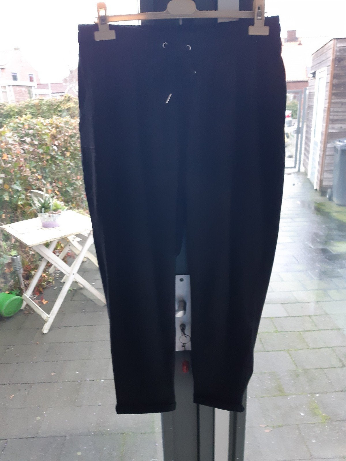 Zwarte broek, Kleding | Dames, Broeken en Pantalons, Zwart, Maat 42/44 (L), Ophalen of Verzenden, Zo goed als nieuw