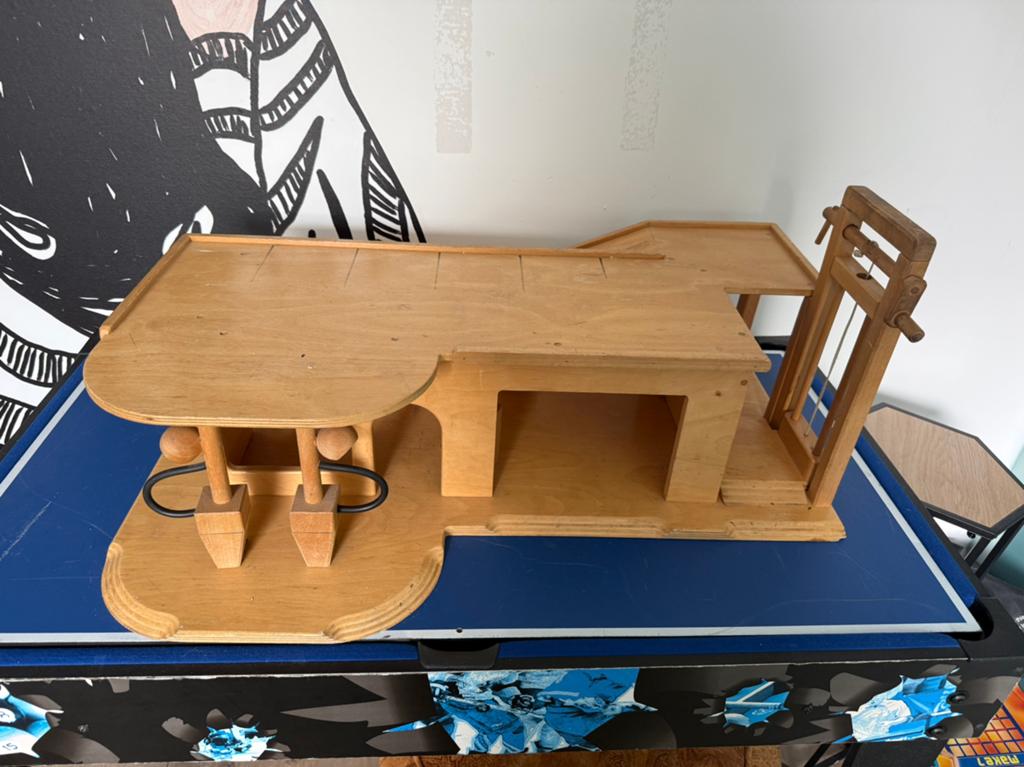 Houten speelgoed garage, Ophalen, Gebruikt, Rij- of Hobbelspeelgoed