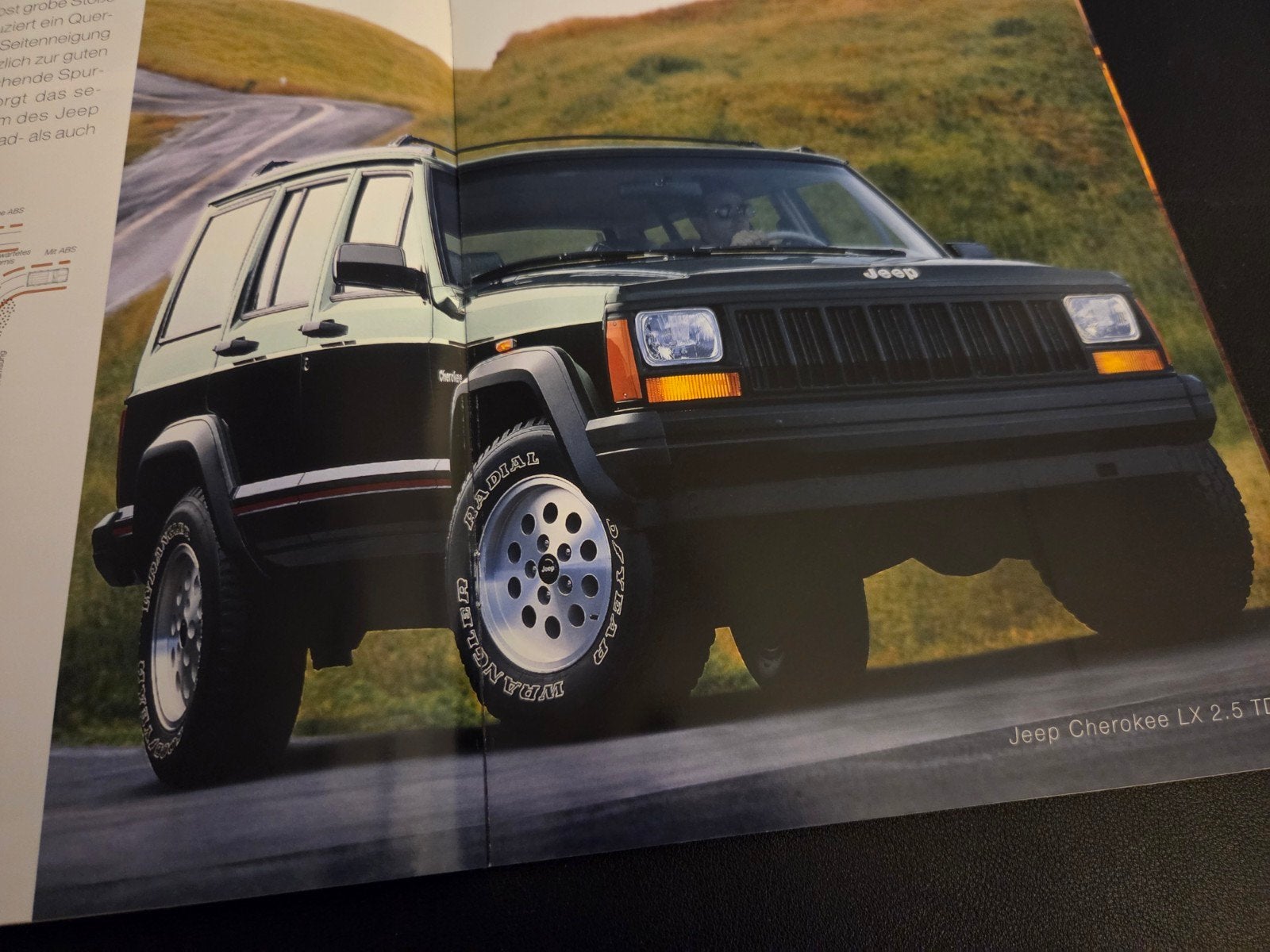 Brochure Jeep Cherokee 1996, Ophalen of Verzenden, Zo goed als nieuw, Overige merken