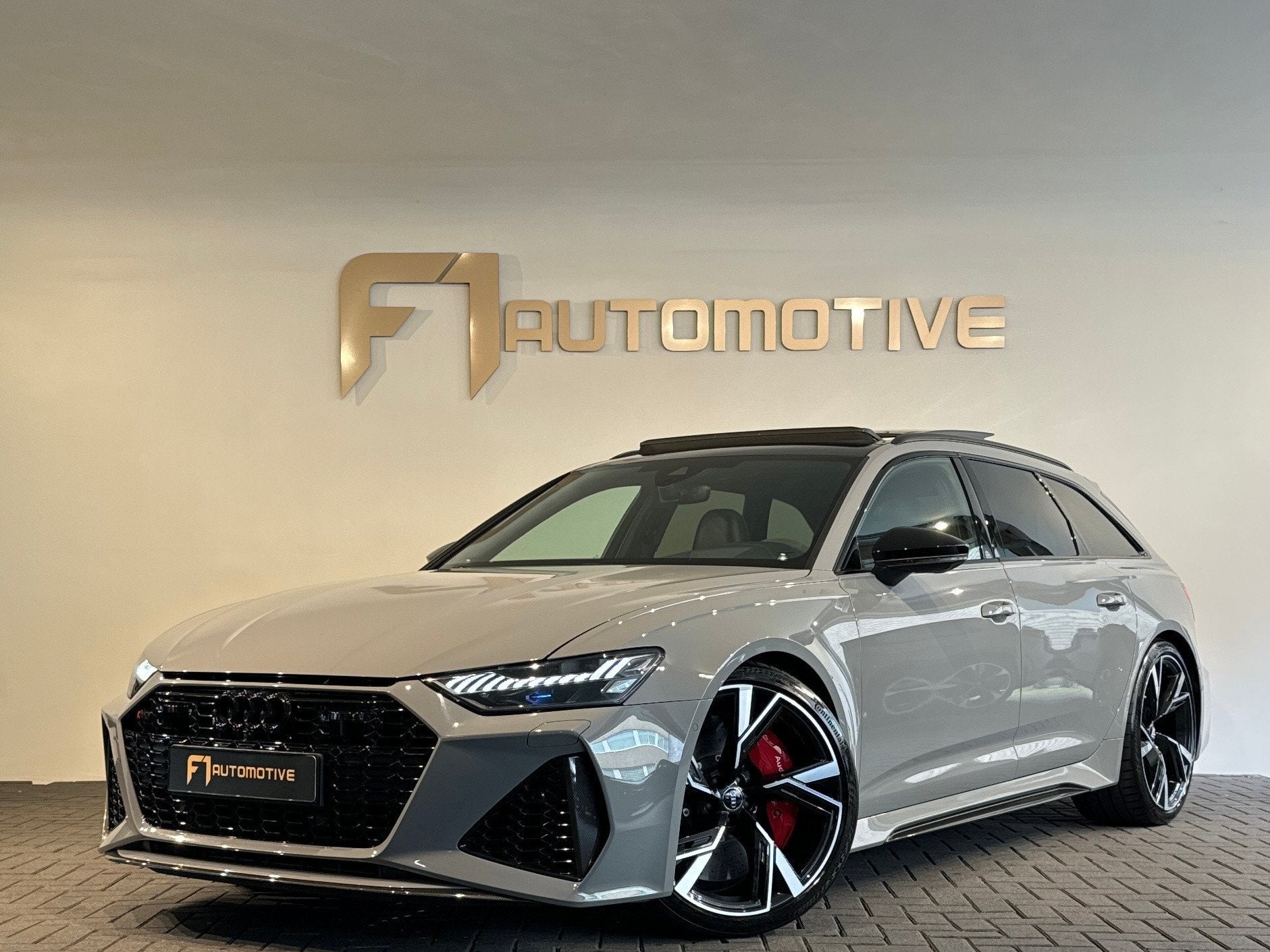 Audi RS6 TFSI quattro Ceramic|B&O 3D|4-Wielsturing|Carbon|36, Auto's, Automaat, Dealer onderhouden, Gebruikt, 600 pk