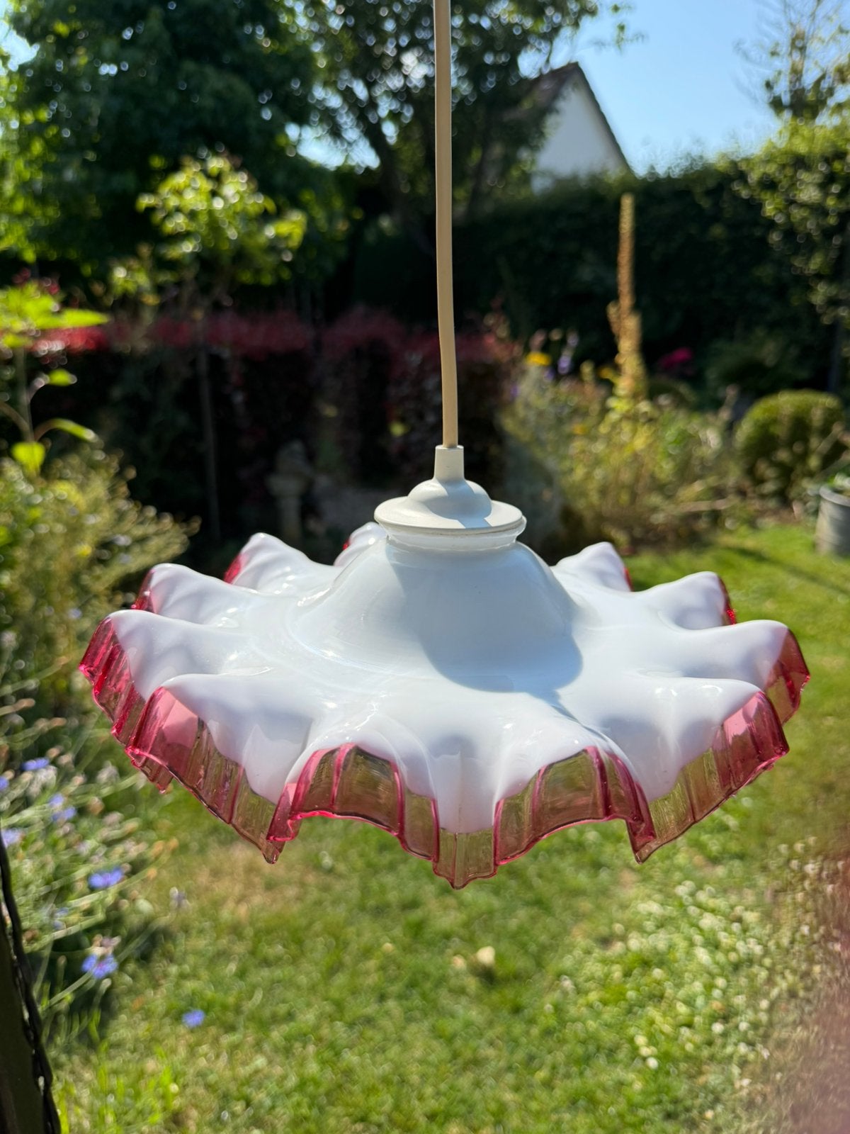Vintage opaline hanglamp piecrust roze rand, Ophalen of Verzenden, Zo goed als nieuw, Glas