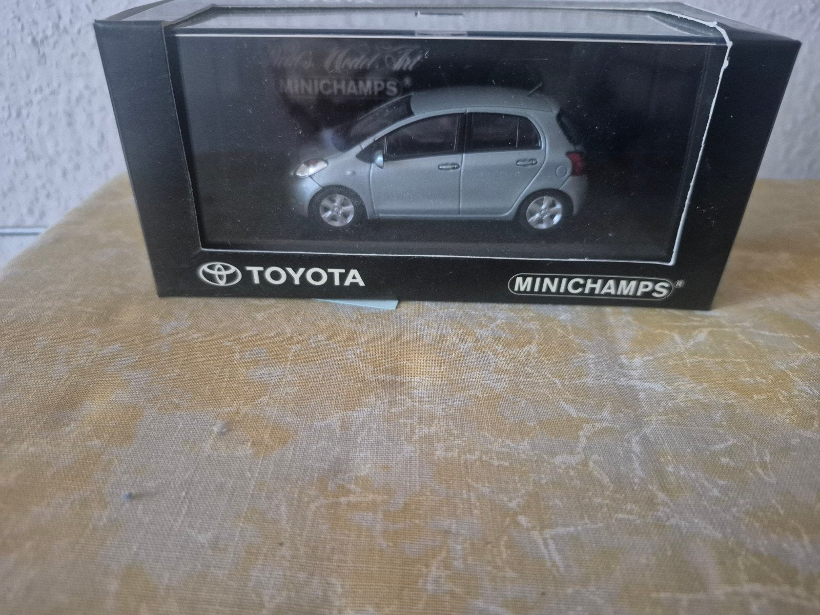 minichamps toyota yaris xp90 2006-2011 1;43 5d ovp zeldzaam, Hobby en Vrije tijd, Modelauto's | 1:43, Ophalen of Verzenden, Zo goed als nieuw