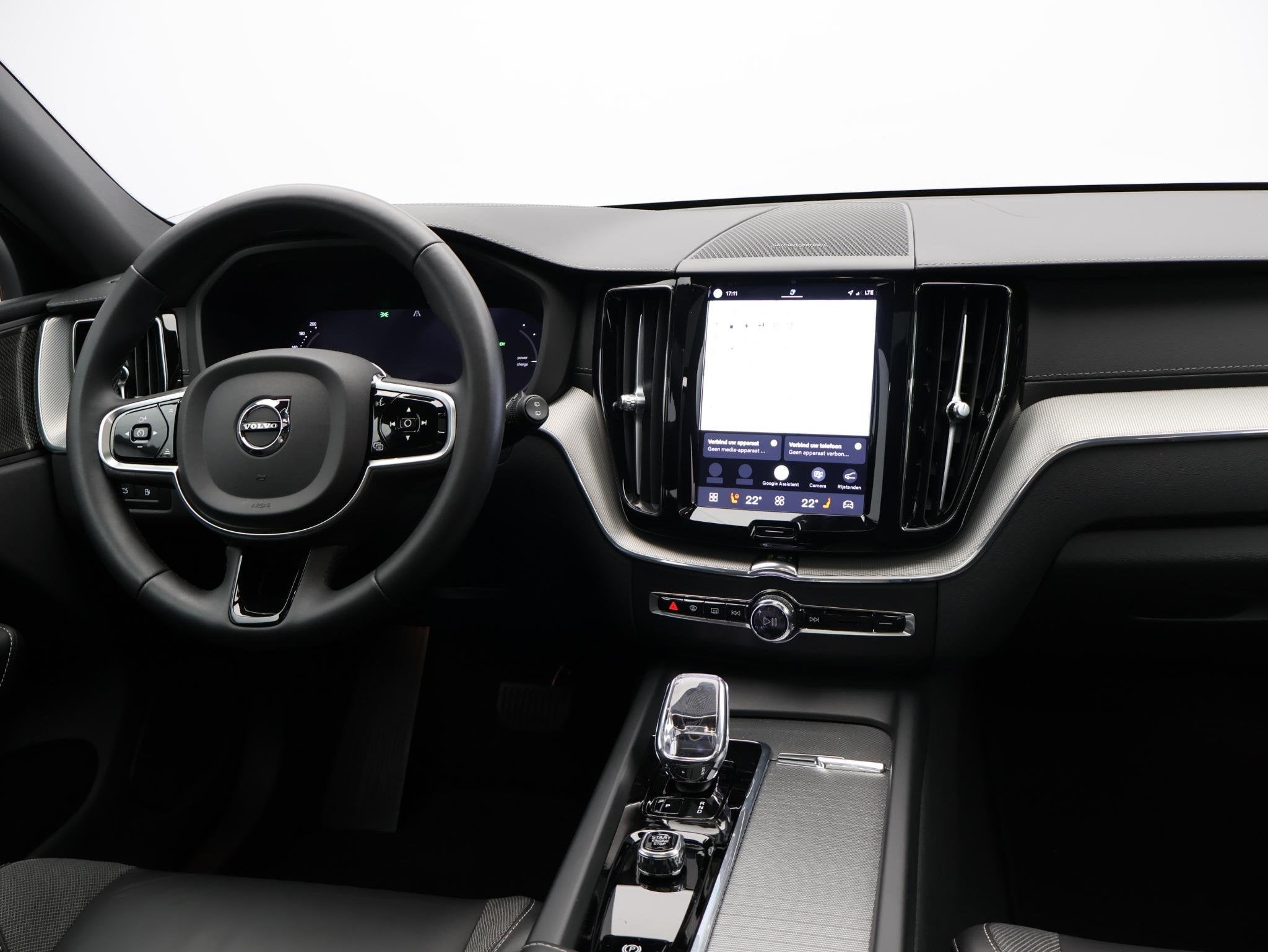 Volvo XC60 2.0 T6 Plug-in hybrid AWD Ultimate Dark / Head-up, Auto's, Automaat, Gebruikt, 4 cilinders, 180 min