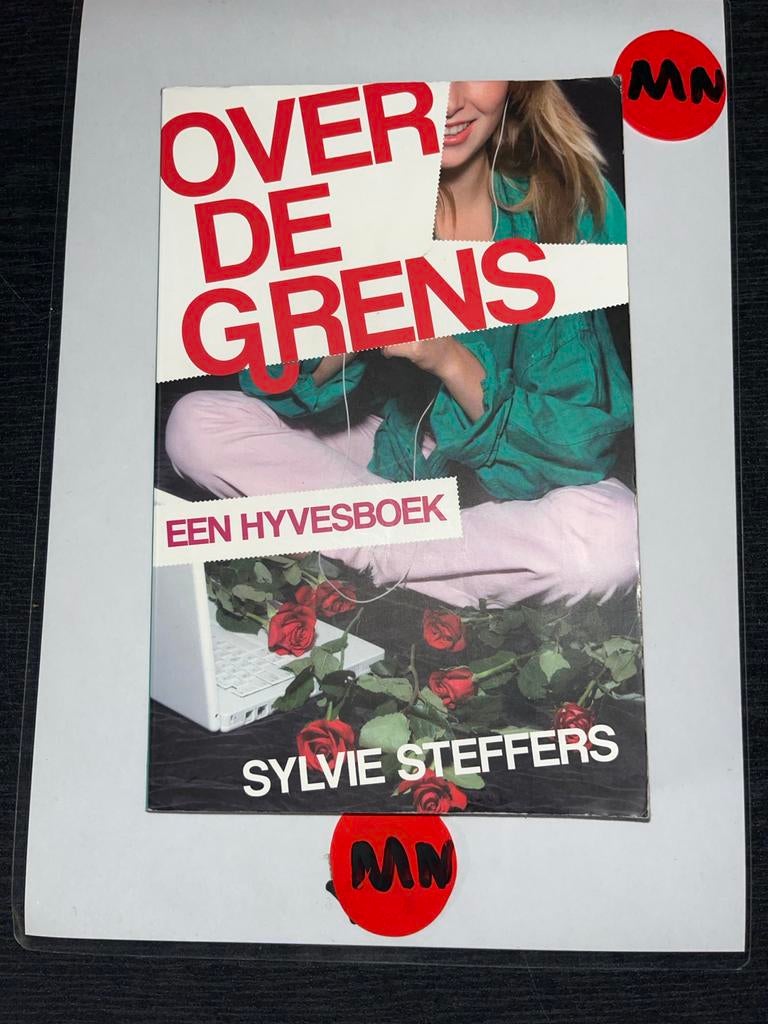 Over de Grens - Een Hyvesboek door Sylvie Steffers, Ophalen of Verzenden, Zo goed als nieuw, Nederland