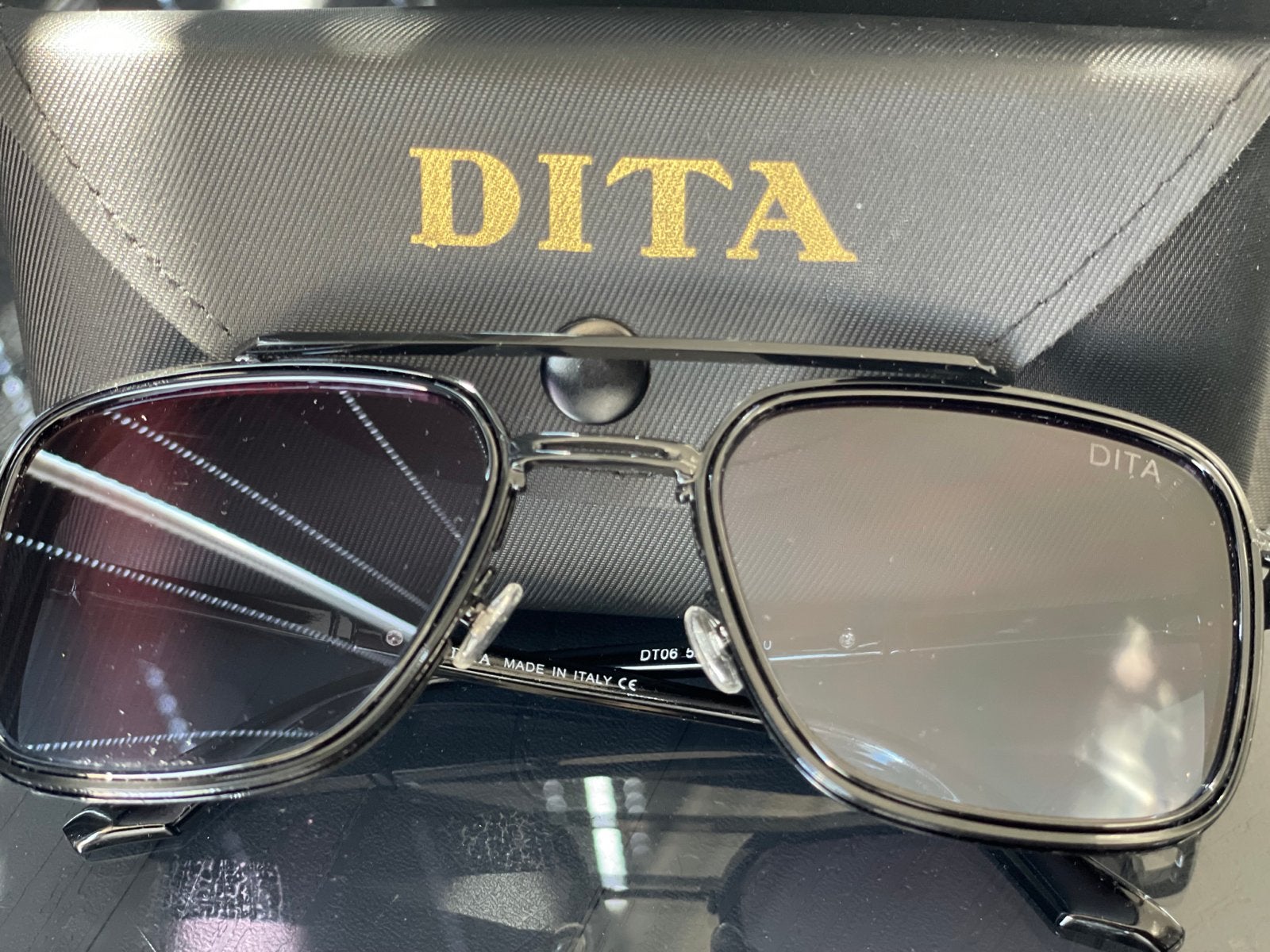 Dita Zonnebril 2026 met Dita etui hoes en doek NIEUW, Overige merken, Zonnebril, Zwart, Nieuw