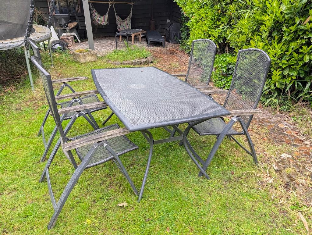 Te koop: - Metalen Tafel (150x90) met 4 Inklapbare Stoelen, Ophalen, Gebruikt, Tuinset, Eettafel