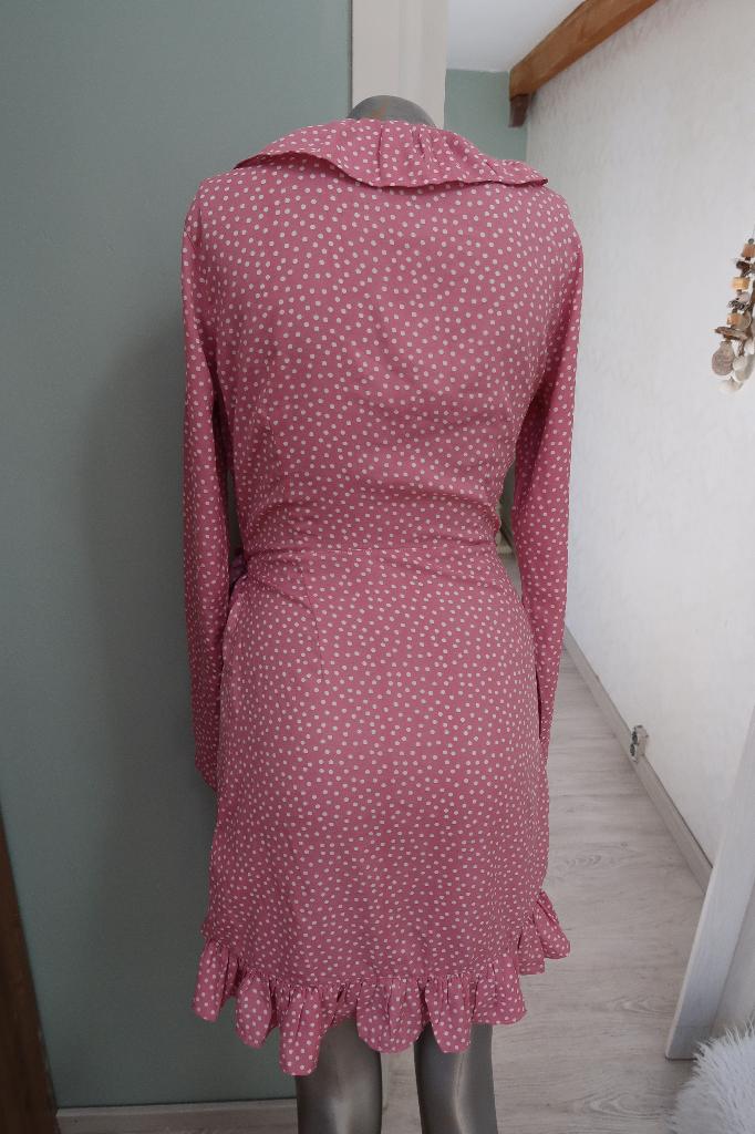 Na-KD prachtig roze wit jurkje maat S, NA-KD, Ophalen of Verzenden, Zo goed als nieuw, Roze