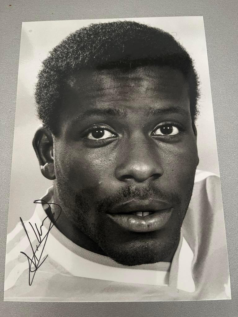Persfoto Stanley Menzo Ajax/Oranje 1988 + handtekening, Verzamelen, Sportartikelen en Voetbal, Ophalen of Verzenden, Gebruikt