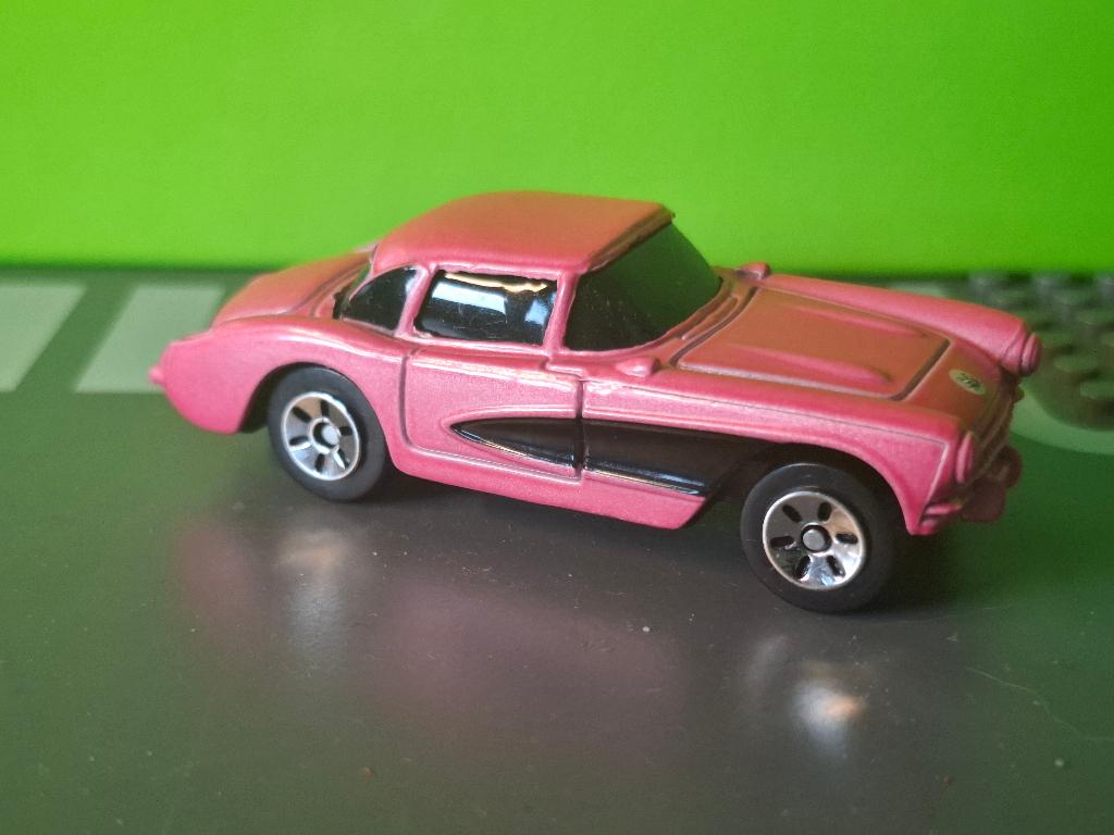 Maisto - 1957 Chevrolet Corvette [roze] 1/60, Ophalen of Verzenden, Gebruikt, Auto