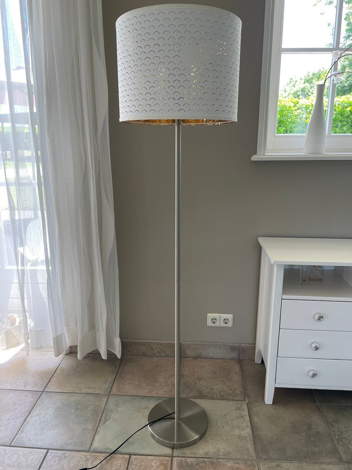 Ikea, staande lamp met opengewerkte kap., Ophalen, Zo goed als nieuw, 150 tot 200 cm