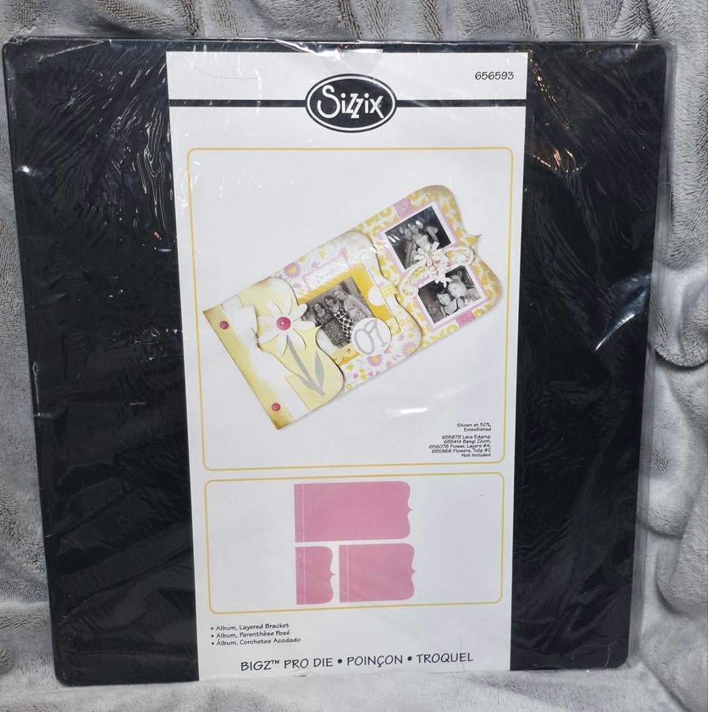 Sizzix Bigz Pro Stansmal 656593 - Layered Bracket Album, Verzenden, Nieuw, Gereedschap of Toebehoren