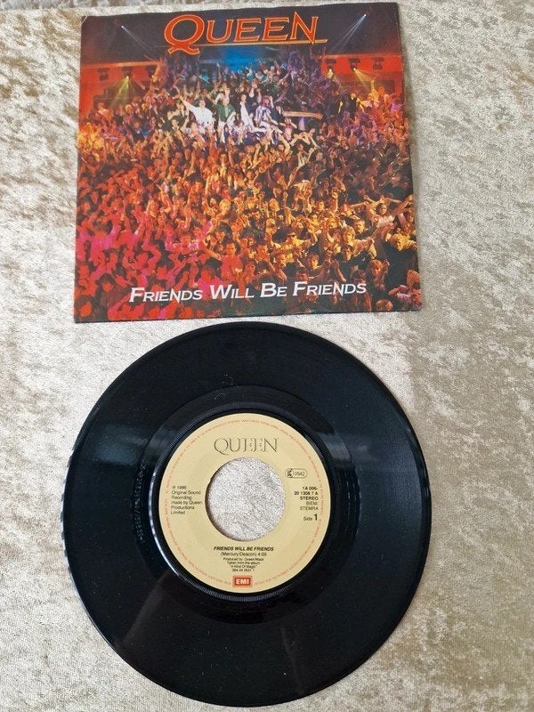 Queen Friends Will Be Friends 7” Vinyl 1986 NL, Ophalen of Verzenden, Zo goed als nieuw, Pop