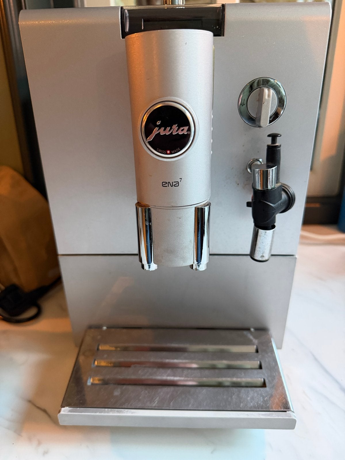 Jura ENA 7 defect - waterlekkage, Ophalen of Verzenden, Niet werkend, Koffiemachine, Koffiebonen