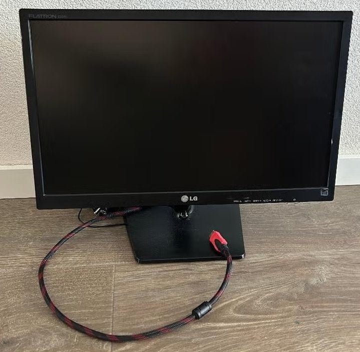 LG Flatron L2242T-RM monitor, Ophalen, IPS, Full HD, Zo goed als nieuw