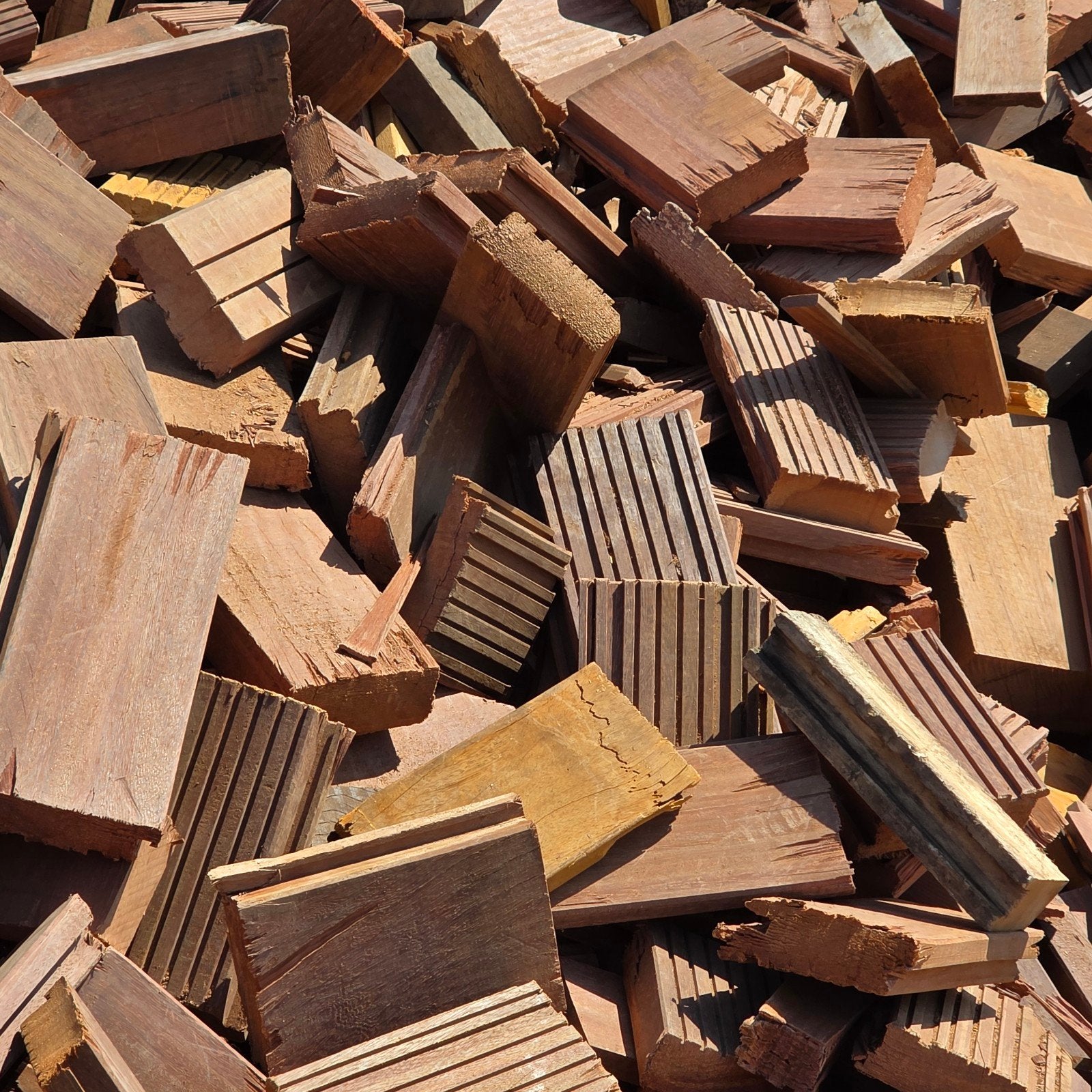 Haardhout Azobe grof 1m3 los gestort bigbag €120 Heteren, 6 m³ of meer, Ophalen