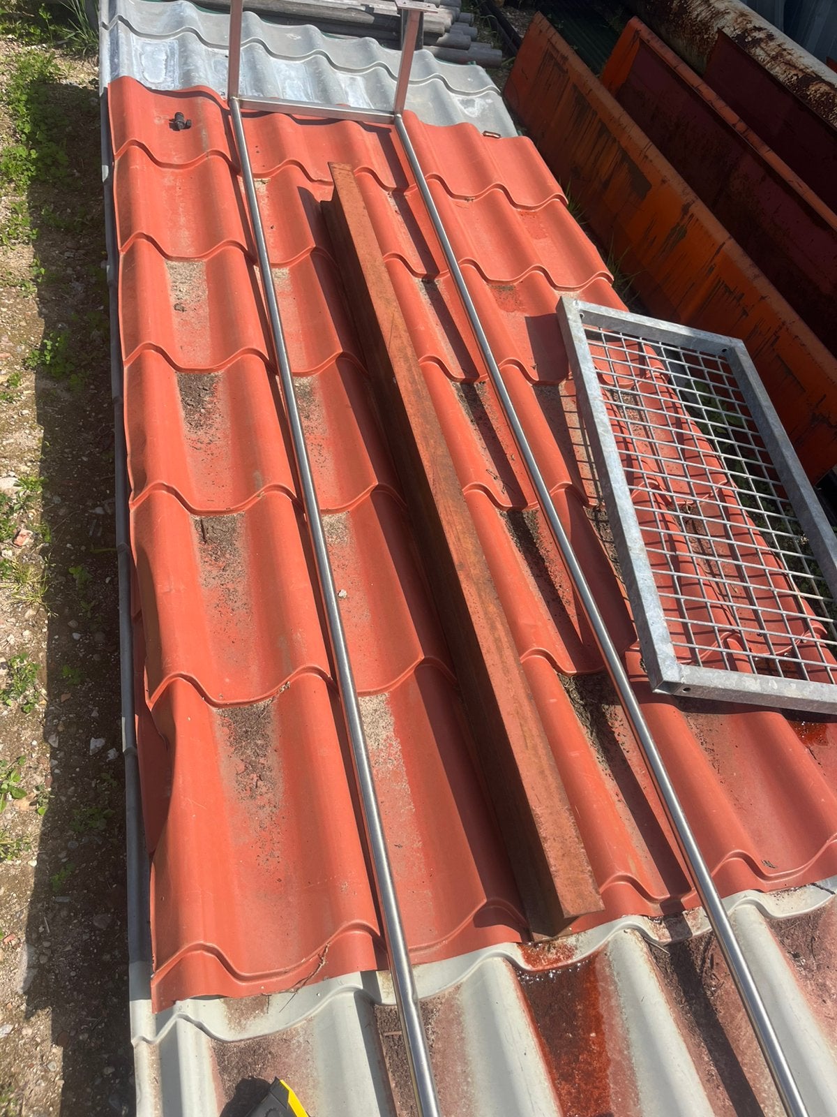 Opruiming restant dakpanplaten, Doe-het-zelf en Verbouw, Dakpannen en Dakbedekking, Nieuw, 15 m² of meer, Metaal, Rood