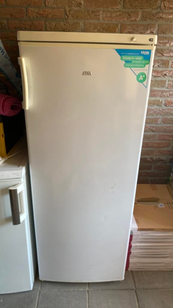 Vriezer, Witgoed en Apparatuur, Vriezers en Diepvrieskisten, Ophalen, Zo goed als nieuw, Minder dan 60 cm