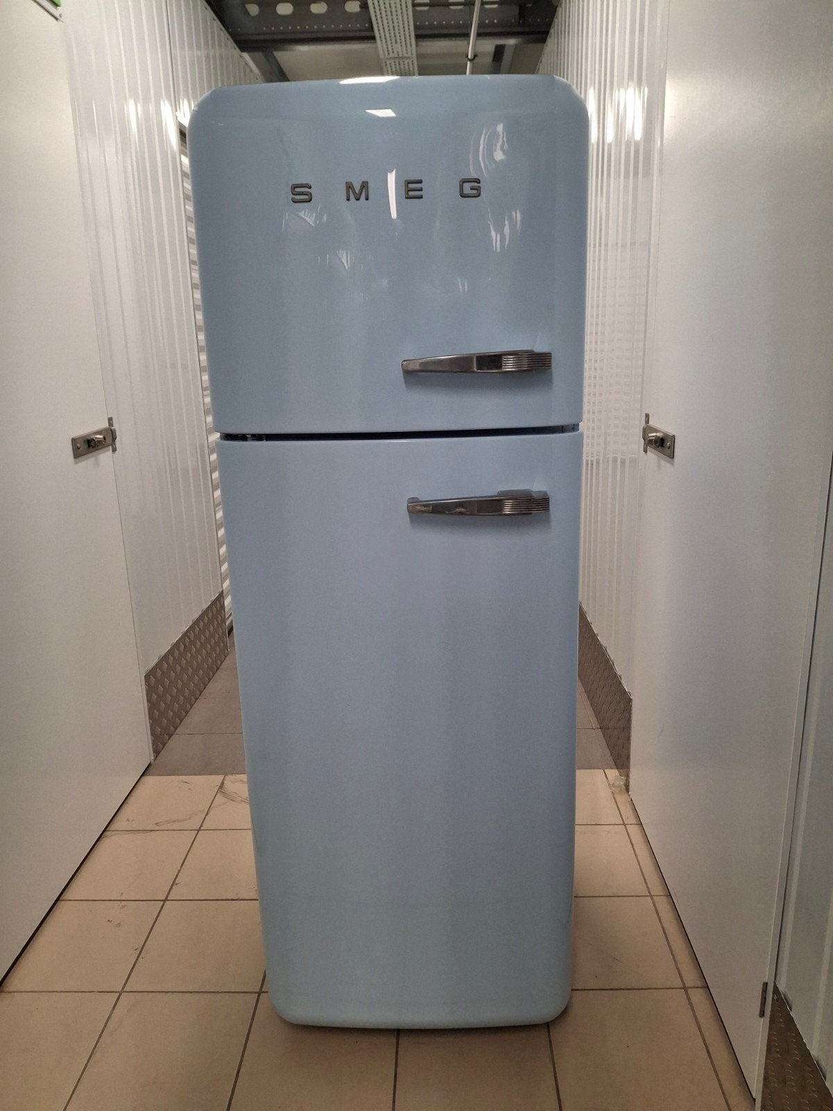 Stijlvolle Baby blauwe Smeg FAB30, Witgoed en Apparatuur, Koelkasten en IJskasten, Ophalen of Verzenden