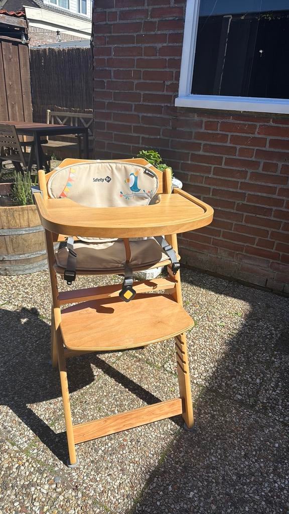 Nette houten kinderstoel, Ophalen, Zo goed als nieuw, Overige typen