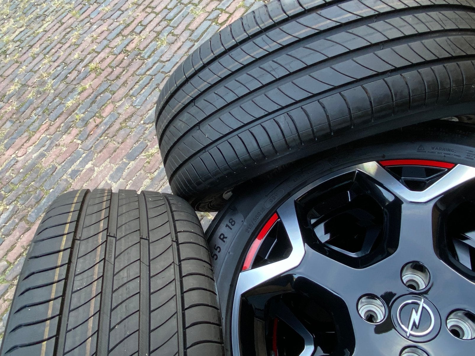 NIEUWE 18” Opel Mokka velgen + NIEUWE Michelin zomerbanden, 18 inch, 215 mm, Banden en Velgen, Nieuw