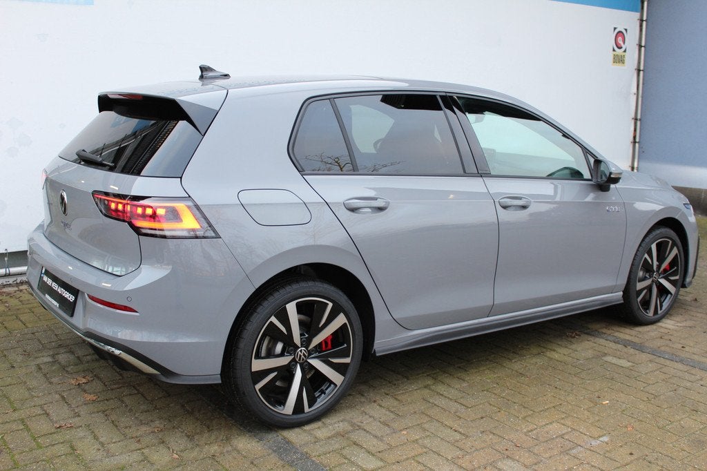 Volkswagen Golf 8.5 1.5 eHybrid GTE 272 Pk | Panorama dak |, Auto's, 4 cilinders, Met garantie (alle), Automatische klimaatregeling