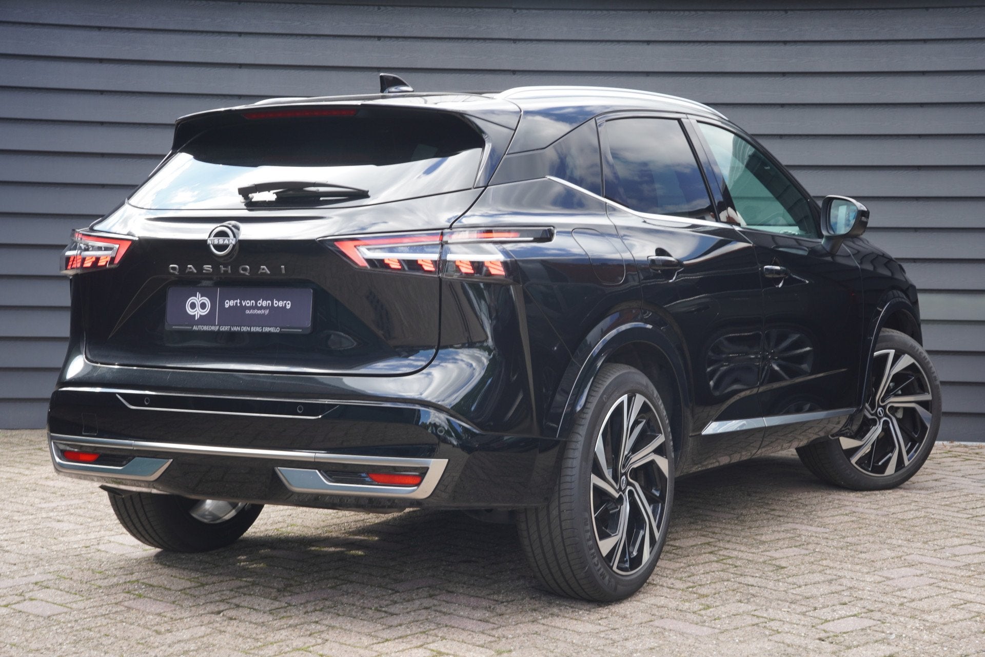 Nissan QASHQAI 1.3 MHEV Xtronic Tekna Plus - LEDER - PANODAK, Auto's, Nissan, Zwart, 4 cilinders, Zwart, Bedrijf