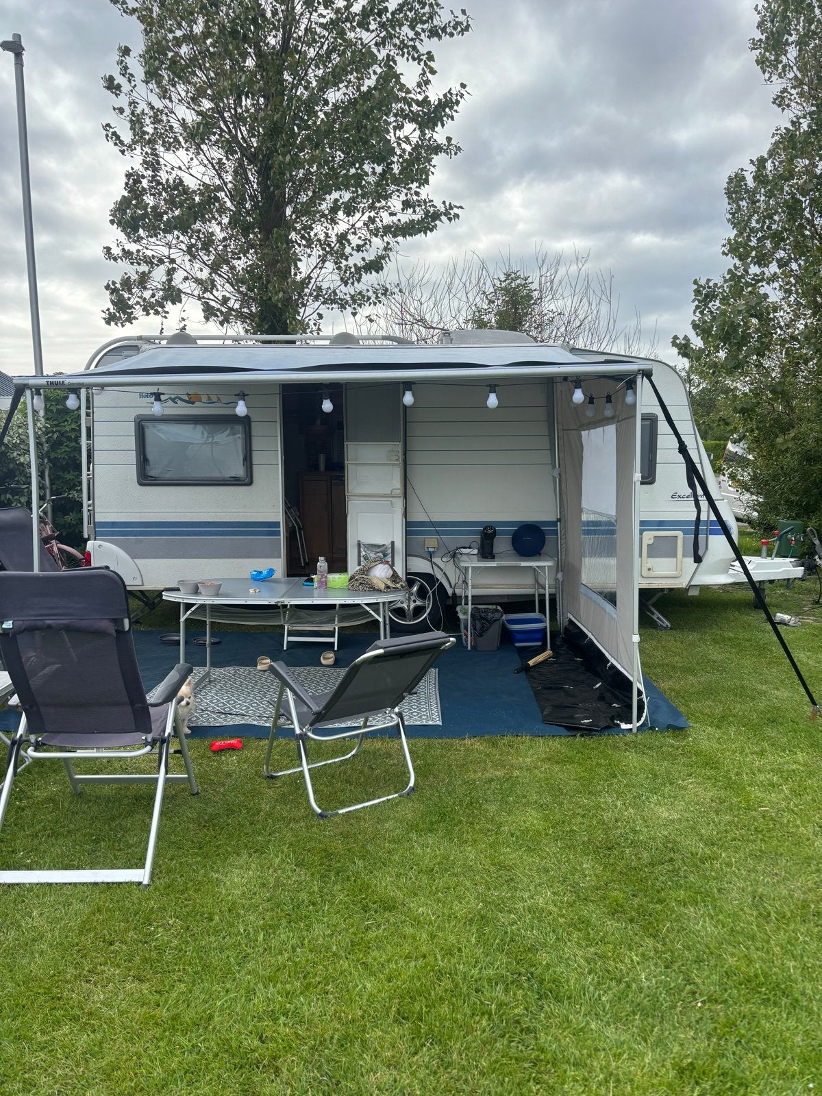 Hobby 495 ufe Excellent Easy, Rondzit, Frans bed, Particulier, 5 tot 6 meter