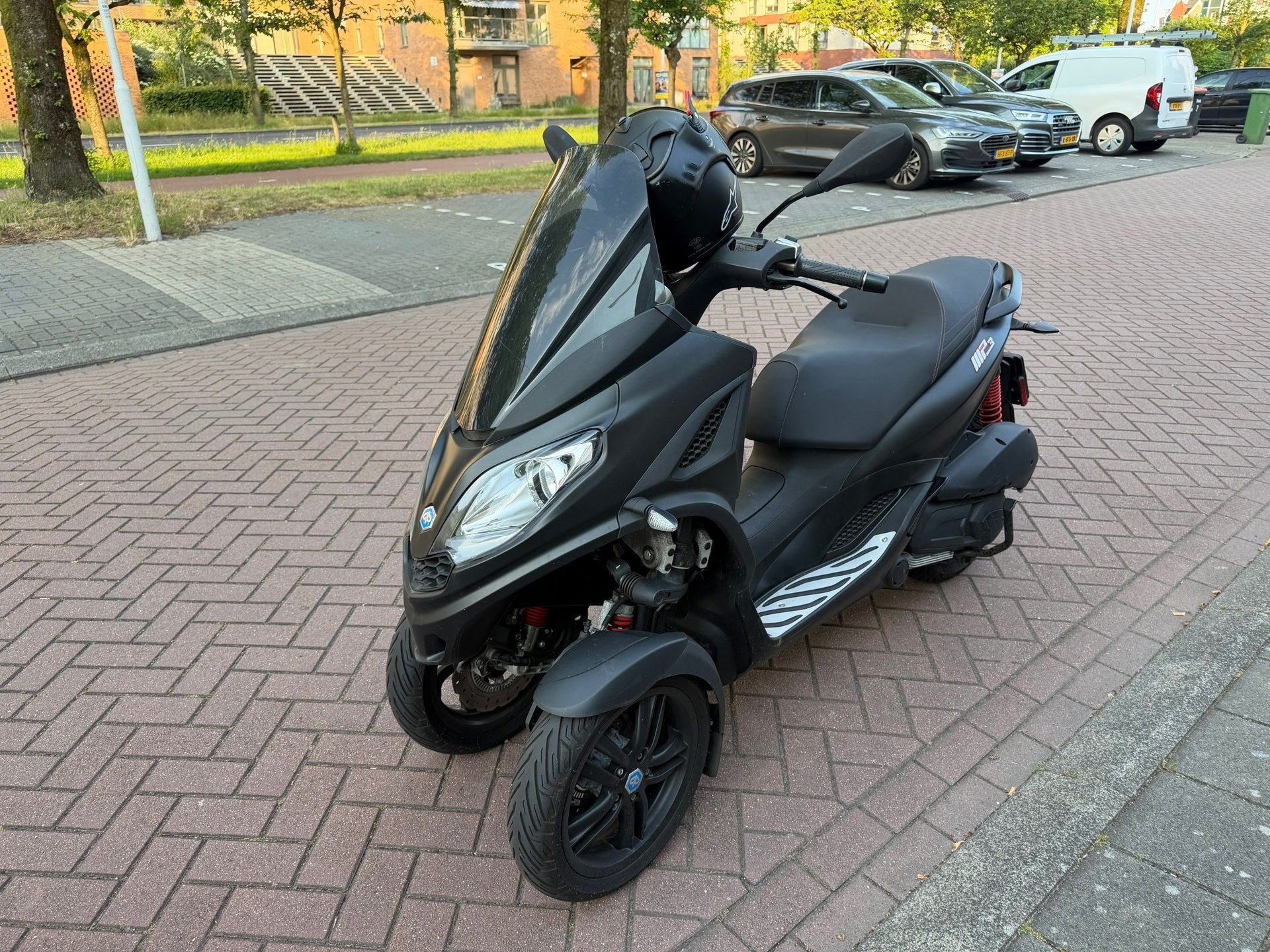 Piaggio Scooter 300 MP3 HPE Sport Akrapovic, Scooter, Bedrijf, 278 cc, 12 t/m 35 kW