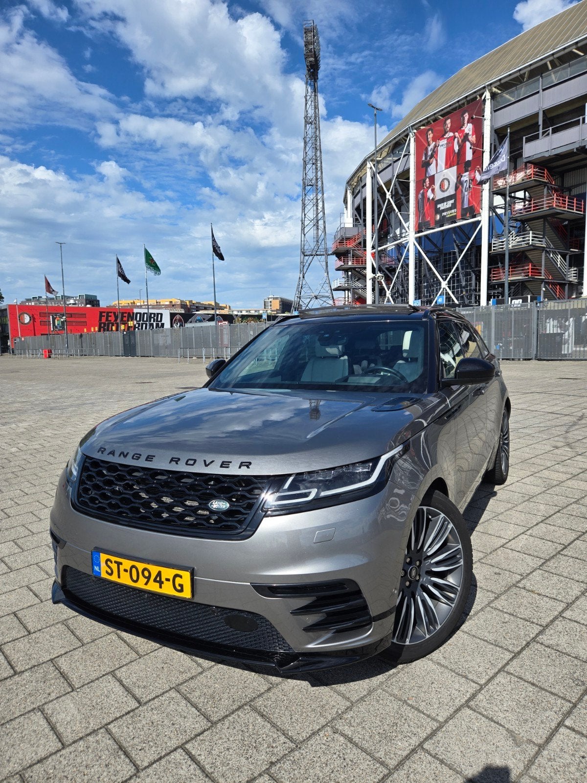 Land Rover Range Rover Velar 2.0 300pk AWD AUT 2018 Grijs, Auto's, Dealer onderhouden, Euro 6, 4 cilinders, Range Rover Velar
