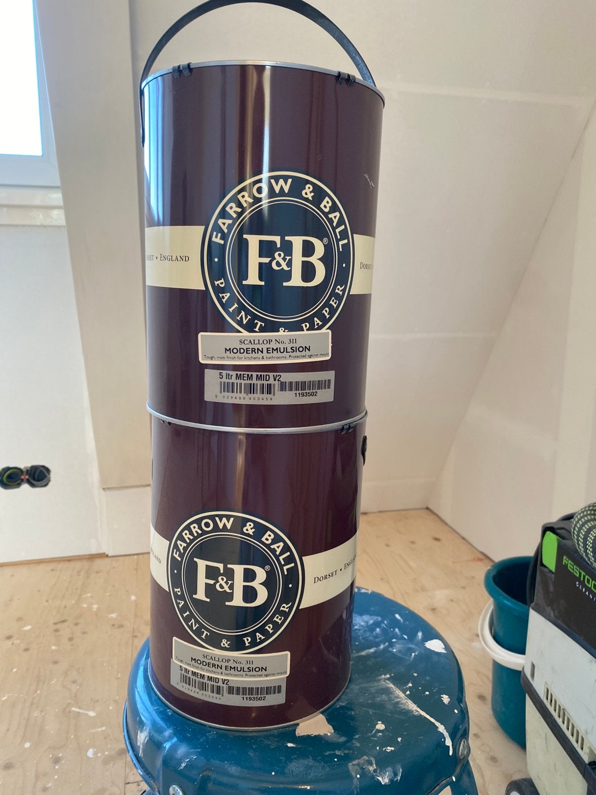 Farrow & Ball, kleur Scallop 311 2x5ltr muurverf, 1x0,75 lak, Overige kleuren, 5 tot 10 liter, Ophalen of Verzenden, Verf