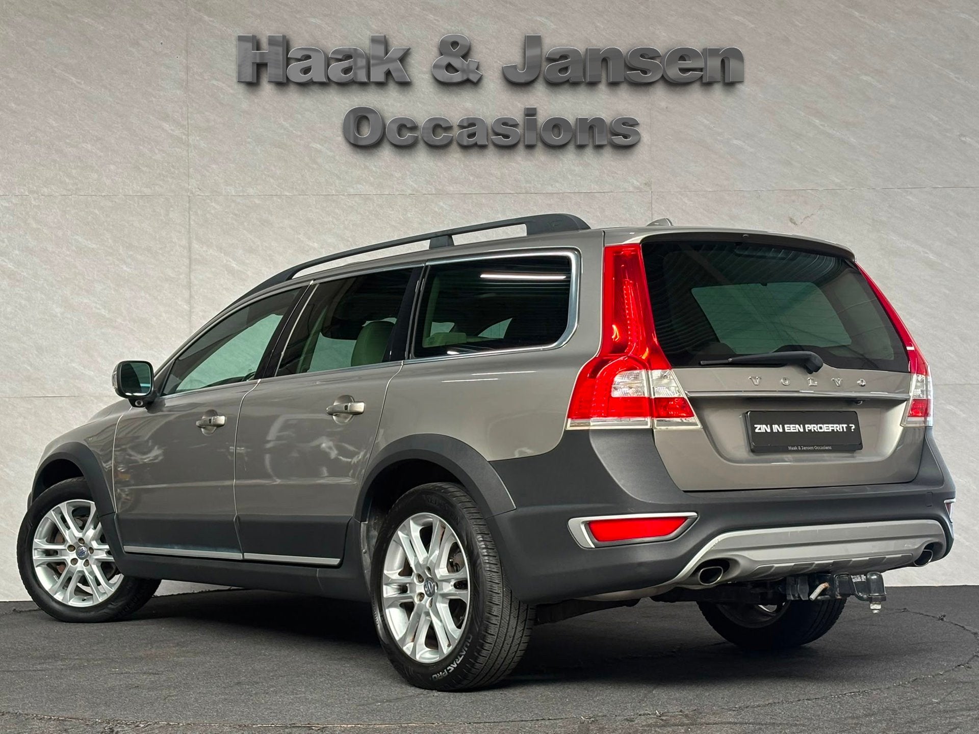 Volvo XC70 2.0 T5 FWD Momentum Panoramadak Leder Cruise, 15 km/l, Gebruikt, Beige, 4 cilinders