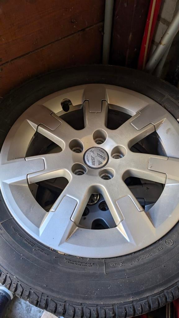 VW polo 15" velgen, twee redelijke banden, Ophalen, Gebruikt