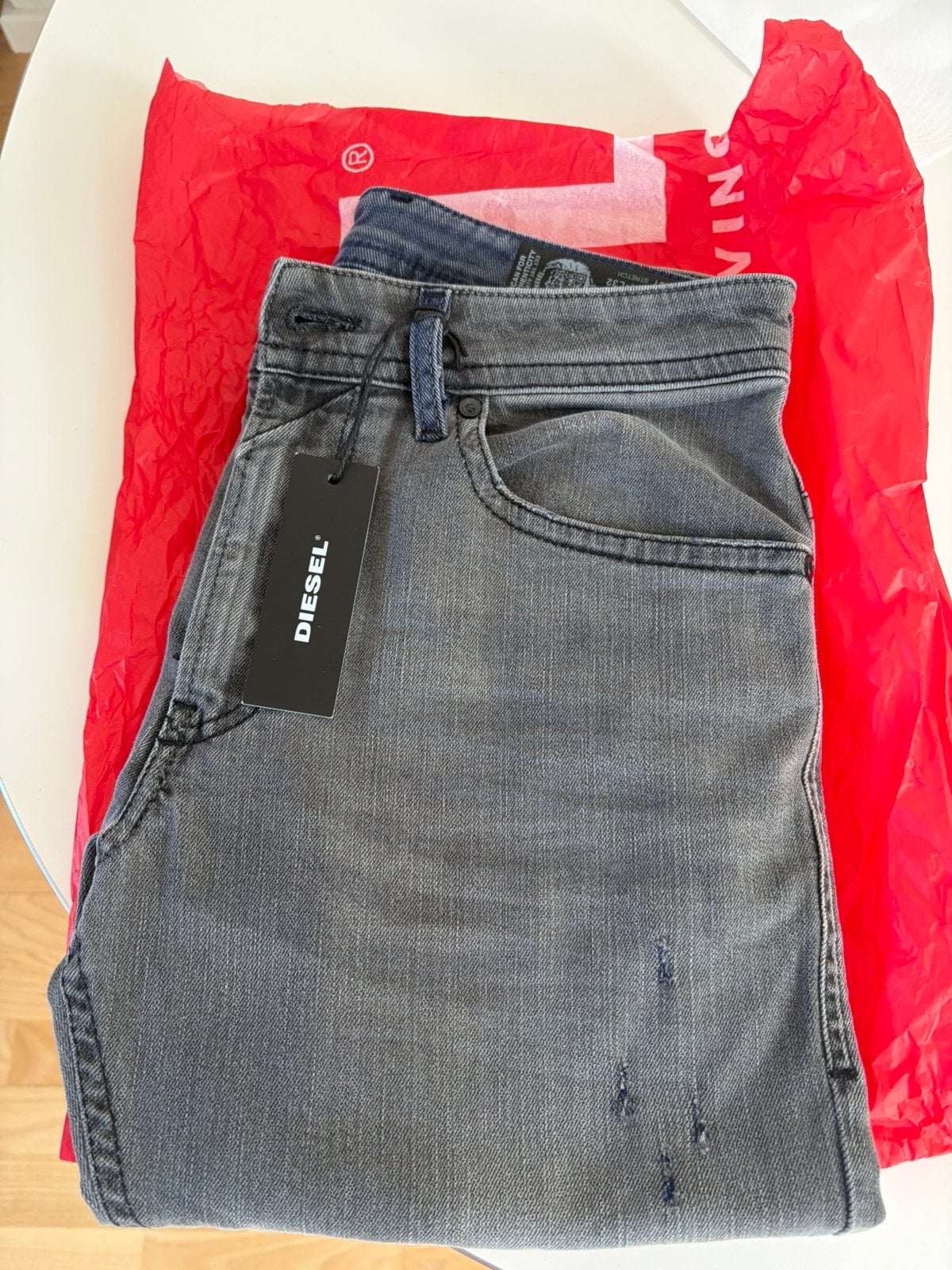 Diesel Thommer jogg jeans, Kleding | Dames, Spijkerbroeken en Jeans, Ophalen of Verzenden, Nieuw, Grijs, Overige jeansmaten