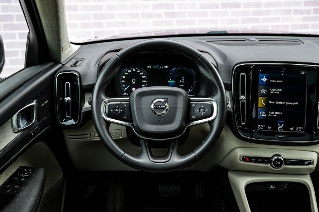 Volvo XC40 Plug-in Hybrid T5 Inscription | Trekhaak | Panora, Auto's, 12 maanden, Euro 6, Zwart, Hybride Elektrisch/Benzine