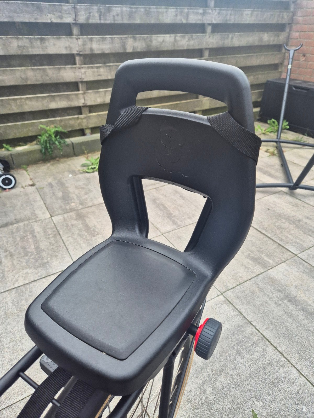 Qibbel 6+ Junior Fietsstoeltje Achter (zonder voetsteunen), Ophalen, Achterzitje, 22 t/m 36 kg, Qibbel