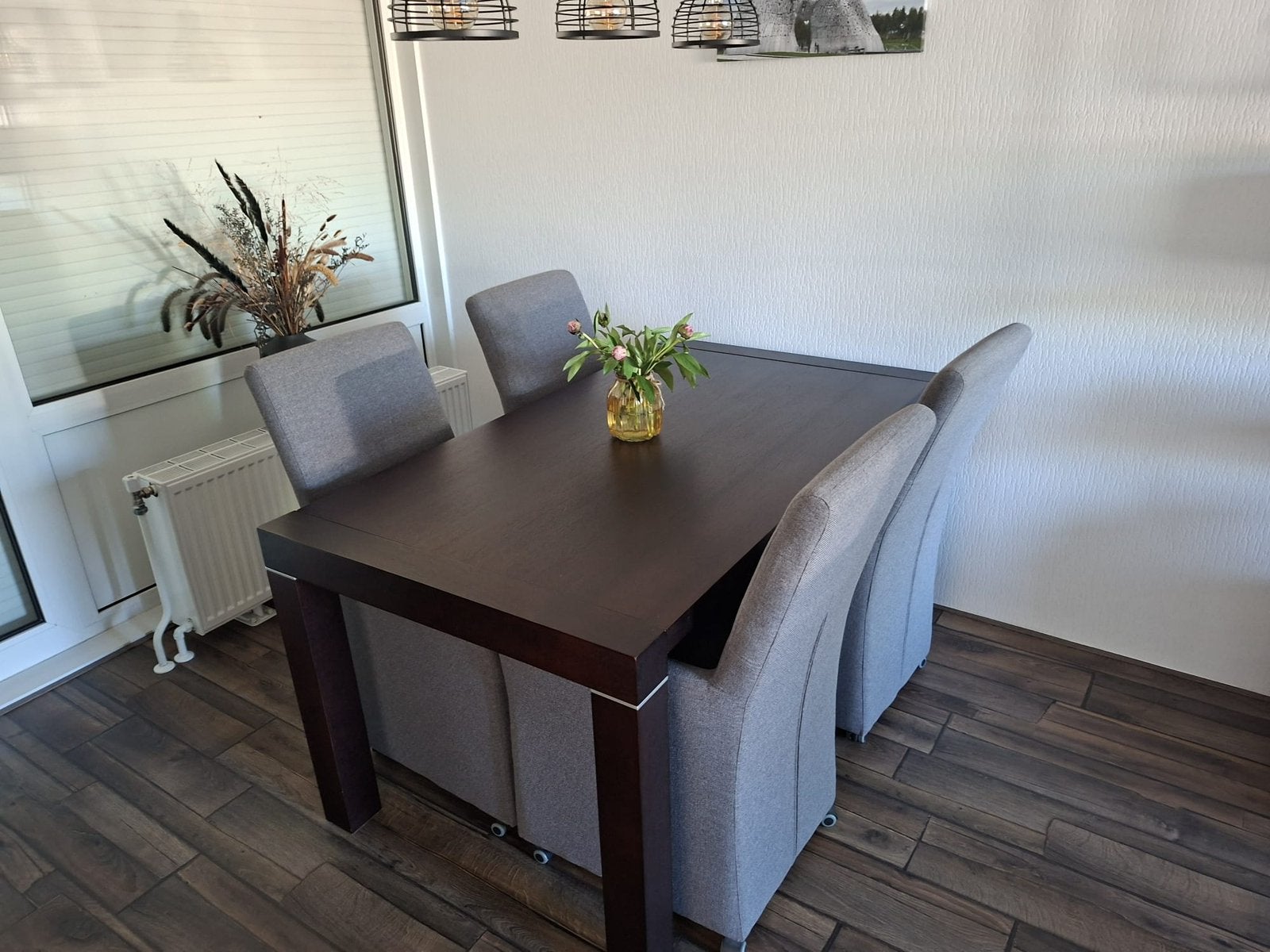 Mooie eetkamertafel inclusief 4 stoelen met hoge leuning, Ophalen, Zo goed als nieuw, Eigentijds, 4 tot 6 stoelen