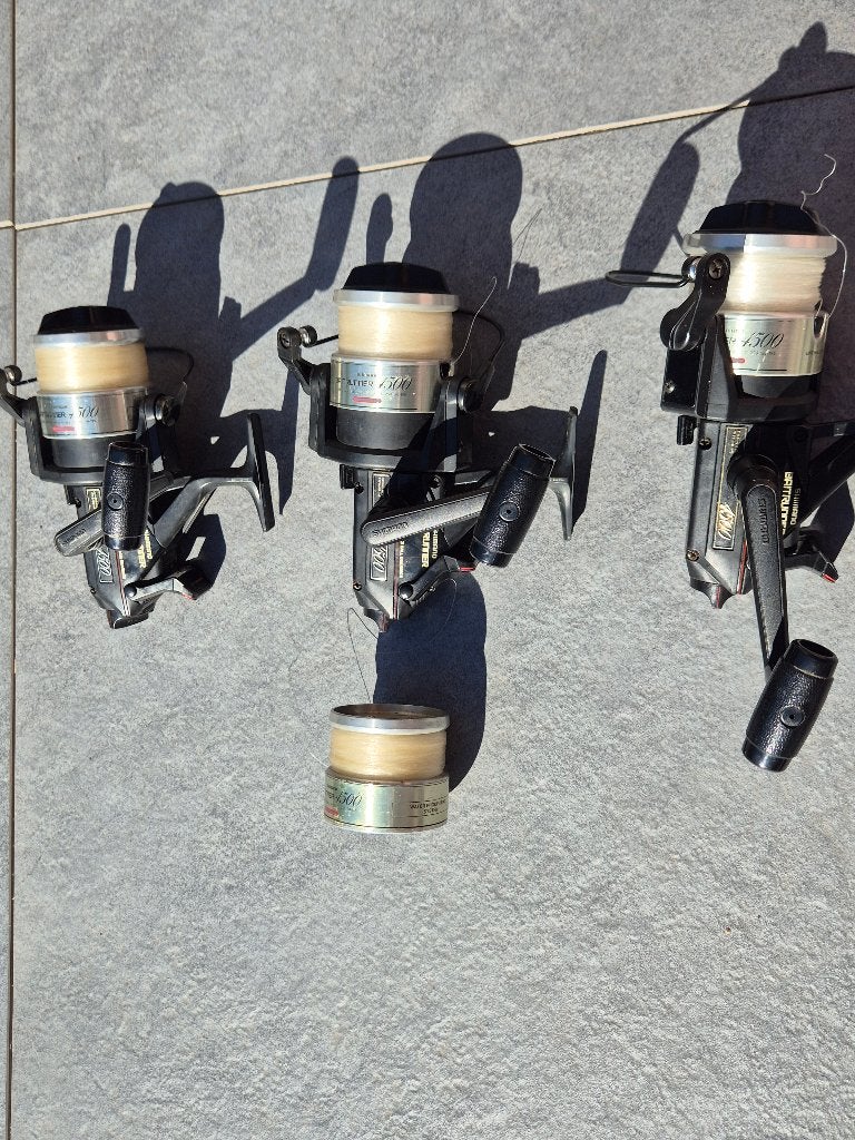 3 Shimano Baitrunners 4500 Model A en 1 reservespoel, Ophalen, Gebruikt, Molen