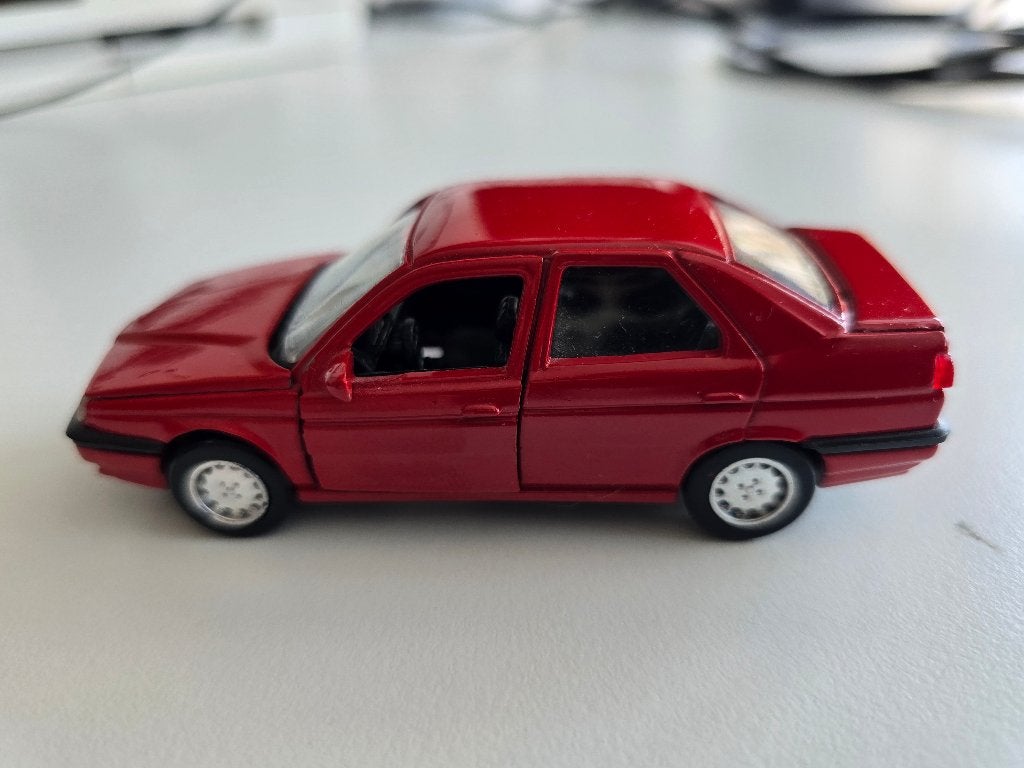 Alfa romeo 155 1992 1/43, Hobby en Vrije tijd, Ophalen of Verzenden, Gebruikt, Auto, Overige merken