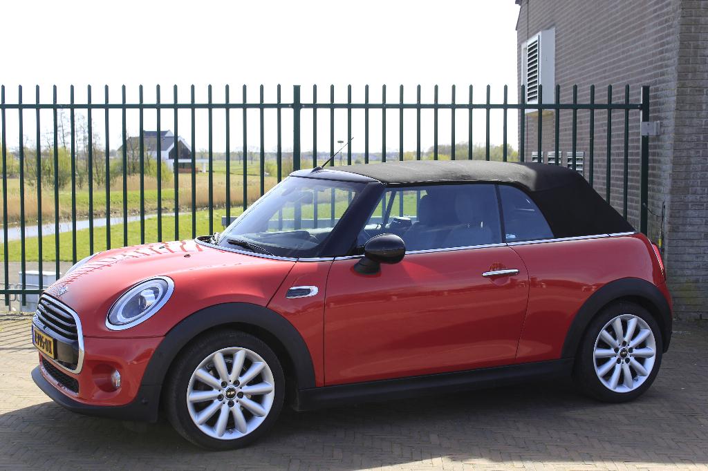 Mini Cabrio 1.5 136pk  2019 DAB+ Apple Carplay Navi Pdc, Voorwielaandrijving, Euro 6, Cabriolet, 4 stoelen